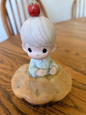 Precious Moments “you are as sweet as apple pie” figurine